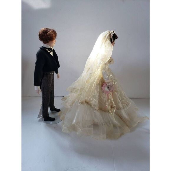 Paradise Galleries Bride & Groom - Picture 5 of 10